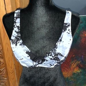 EUC Lucky Brand medium tie dye swim top